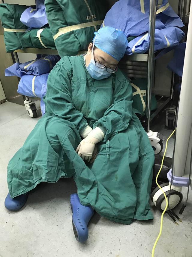生育二胎扎堆妇产科 女医生连续工作36个小时