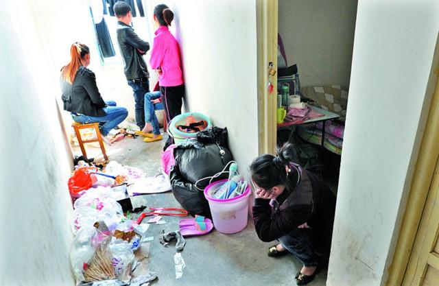 武汉29家服装厂老板跑路 近千名员工被欠薪