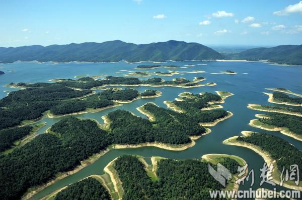 百岛俊秀的湖北省钟祥市温峡湖