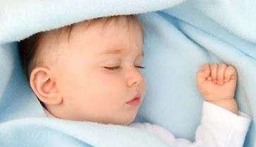 从宝宝睡相中能传达什么健康信息_教育频道_