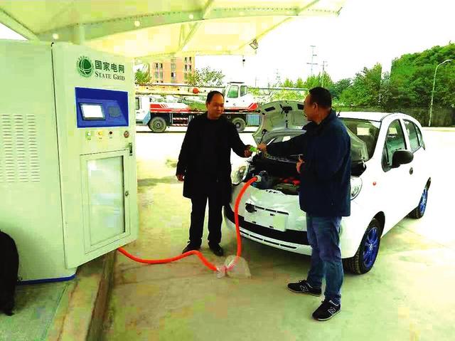 仙桃市首个电动汽车充电站竣工 已投入试运营