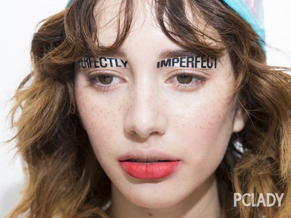 打开方式不对?纽约时装周妆容画风竟如此清奇