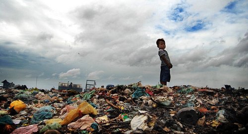 震撼人心的柬埔寨金边垃圾山