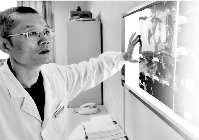 汉最难挂号医生:每天60个号一上线就被 秒挂 _