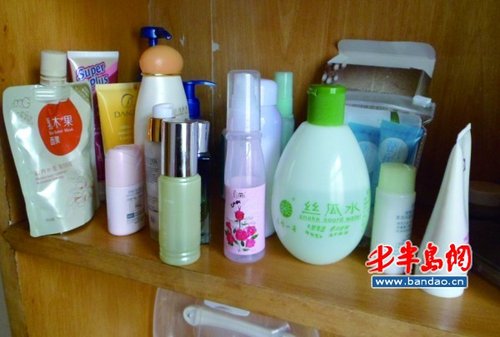 空 化妆品 瓶成鸡肋 回收 不划算安家难_大楚网