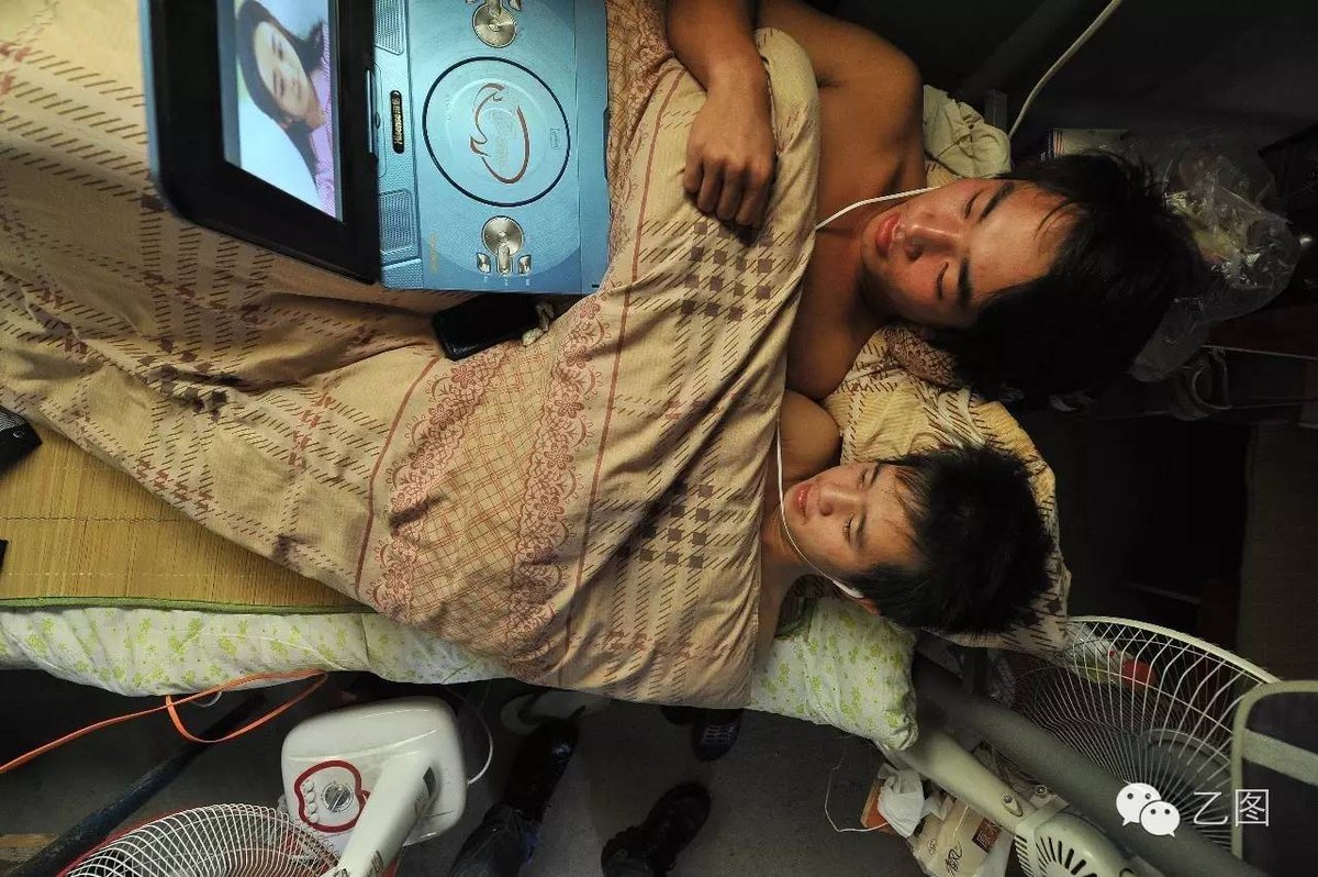 民工的夜晚:夫妻和单身民工混居(组图) - 高级工程师 - 二龙戏珠 民工的夜晚:夫妻和单身民工混居(组图) - 高级工程师 - 二龙戏珠
