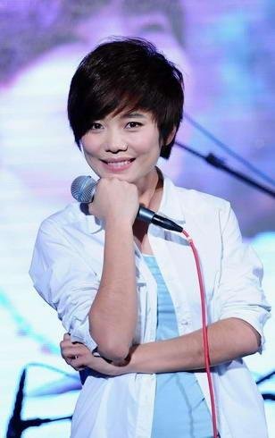 许飞发单曲明年巡演 唱《花房姑娘》致敬崔健