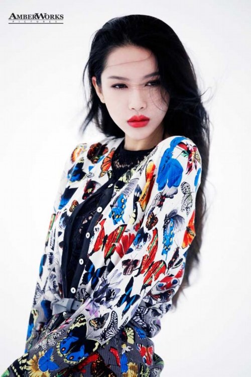 高清组图:潘霜霜蕾丝装小秀事业线 拒绝露骨主