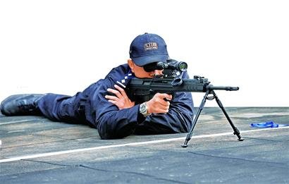 枪王争霸赛落幕 武汉特警帅哥获第一快枪手(图