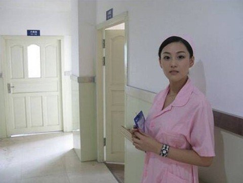 张馨予性感护士服浴室装曝光:朱骏六宫粉黛失