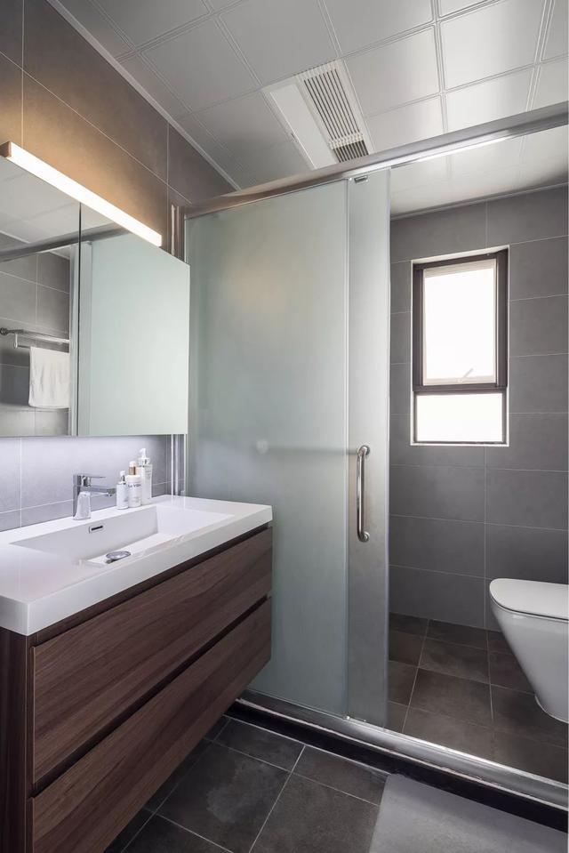 这套混搭四房,电视墙后的走廊,藏得真漂亮!