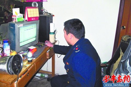 关门闭户通宵上网黑网吧被取缔