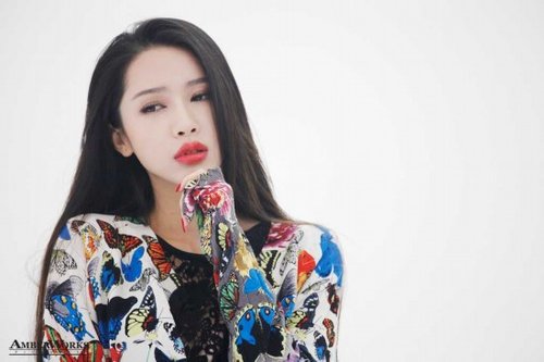 高清组图:潘霜霜蕾丝装小秀事业线 拒绝露骨主