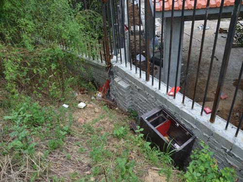 随州居民家近百斤重保险柜被盗 装有30余万财