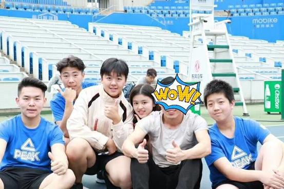 武汉2名学生入选武网球童 其中1人入选法网球