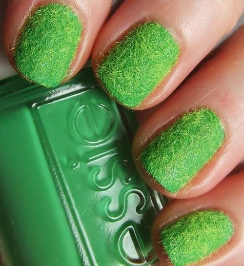 天鹅绒美甲 个性有爱指尖冬装