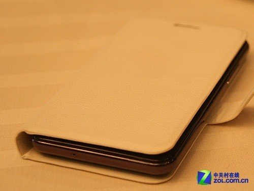 回忆游戏童年 数码鼻祖小霸王双核手机发布