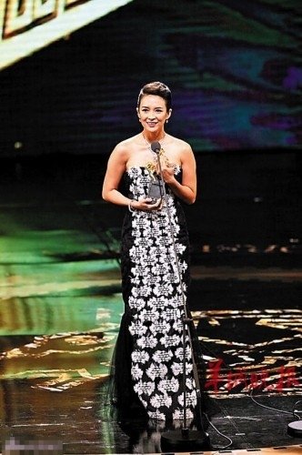 明星财富排行榜_薇娅入围中国富豪榜500强,难怪明星都和她直播,身家已达56爽(2)