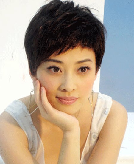 马伊的<em>短发</em>造型中性干练