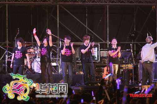 五月天零唱酬開唱 蔡依林性感現身令阿信緊張爆棚(組圖)