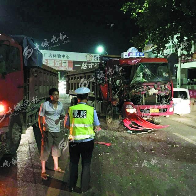 渣土车超速追尾另一辆渣土车 司机受到严厉处罚