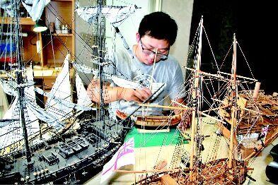 襄阳小伙痴迷制作船模 成功打造黑珍珠号