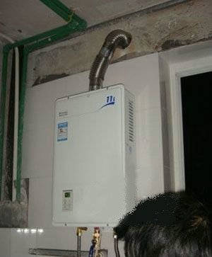 装修大课堂 直击热水器安装全过程(组图)