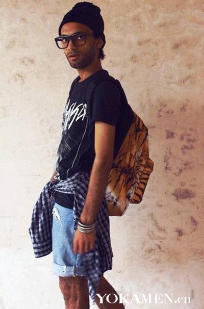 街头抢镜大法 衬衫系腰间