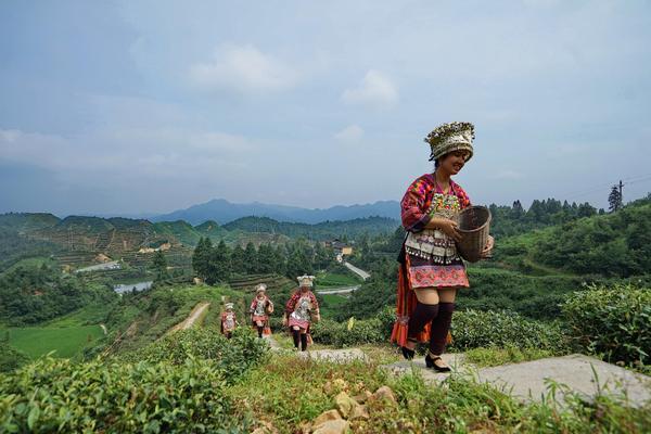 短裙苗 才是世界上最早超短裙一族