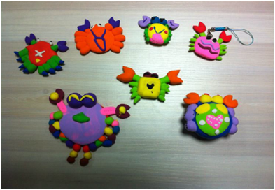 友完成一款图案时,家长可以适当给予表扬,令小