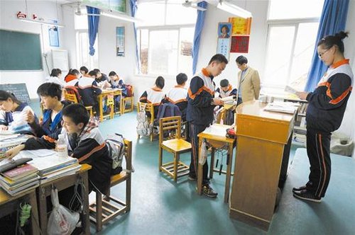 武汉某初中创新教学 着重提高学生自学能力