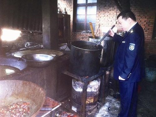 武汉查处重猪肉黑作坊臭口味加美味变美食卤八记香港调料图片