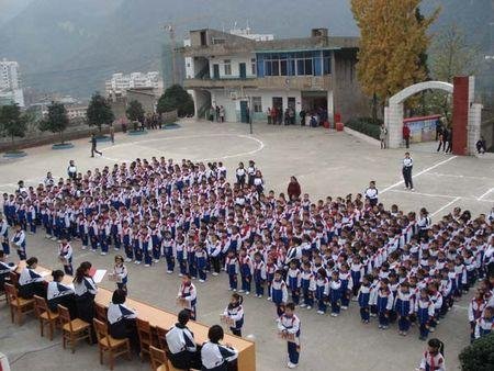 英子姐姐牵线 香港<em>道德</em>会捐赠电脑已正式启用