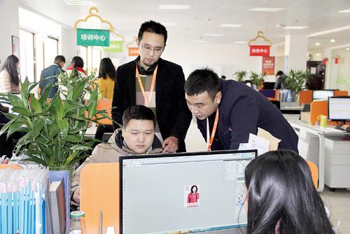 汉川建服装网络批发平台 产值可达400亿元(图