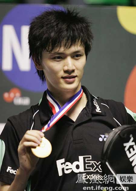 鲍春来青海卫视踏足主持界 盘点体育明星转行