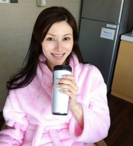 杨幂儿童节产下<em>女儿</em> 细数女星生孩子的惊人花