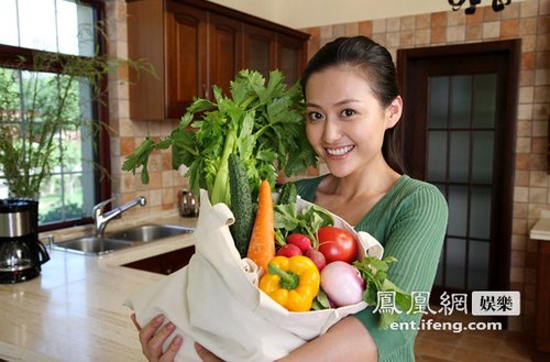 麻辣俏媳妇杨婷婷代言写真 宜家宜室笑容甜美