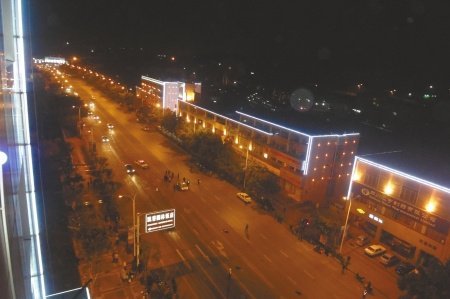  老人遭两车碾压 不治身亡 多车经过未施救_大楚