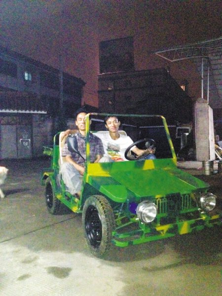 一父子花6000多元奋战14天 打造一辆电动汽车