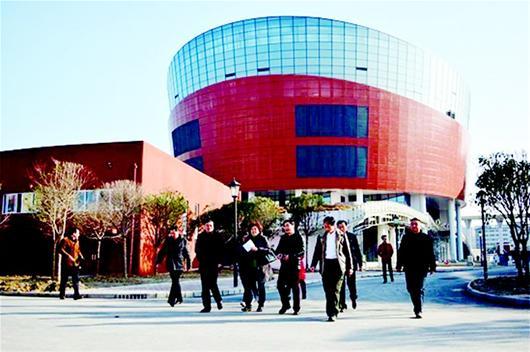 老河口一中新校舍通过竣工验收 即将投入使用