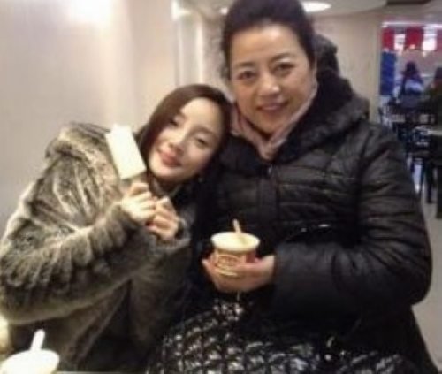 李小璐大S李嘉欣 女星与公公婆婆超罕见亲密合