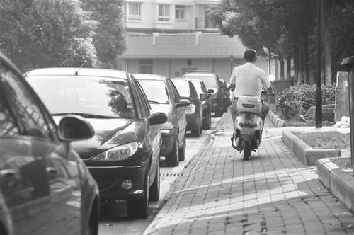武汉将出小区停车收费标准 解决小区停车收费