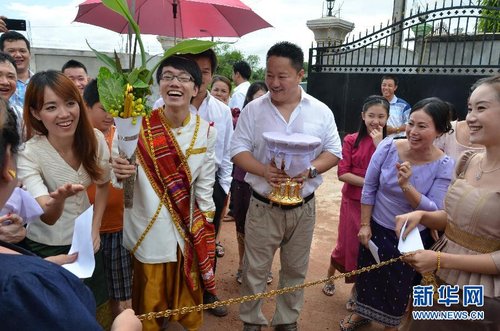 实拍老挝传统婚礼 男人结婚大多时兴倒插门