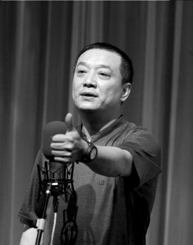 周星驰搭档62岁吴孟达心脏衰竭 死于心脏病的