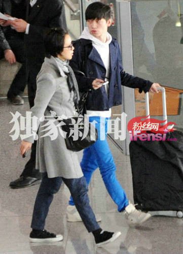 <em>王玮</em>自曝与<em>闫妮</em>亲密照 被疑借机炒作谋上位_大