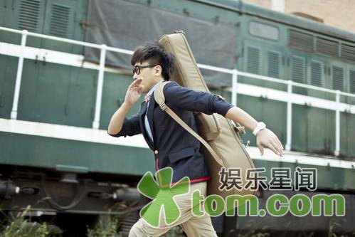 刘心《凭什么说》MV网络爆红 歌名成热门话题