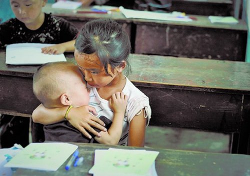 关爱让留守儿童不再孤单_大楚网_腾讯网