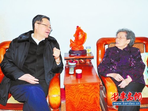 知名校友回访母校