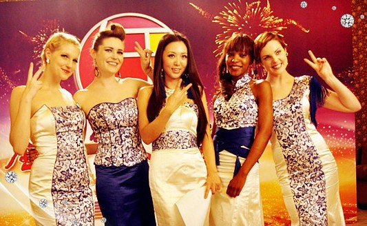 湖北春晚献全球华人年夜饭 明星为平民当绿叶