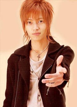 山下智久现身上海跨年盛典 现场演唱经典情歌